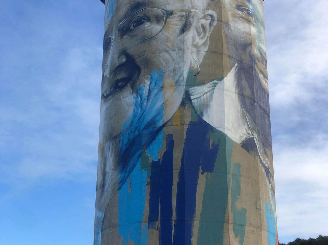 Our Story Water Tower Mural景点图片