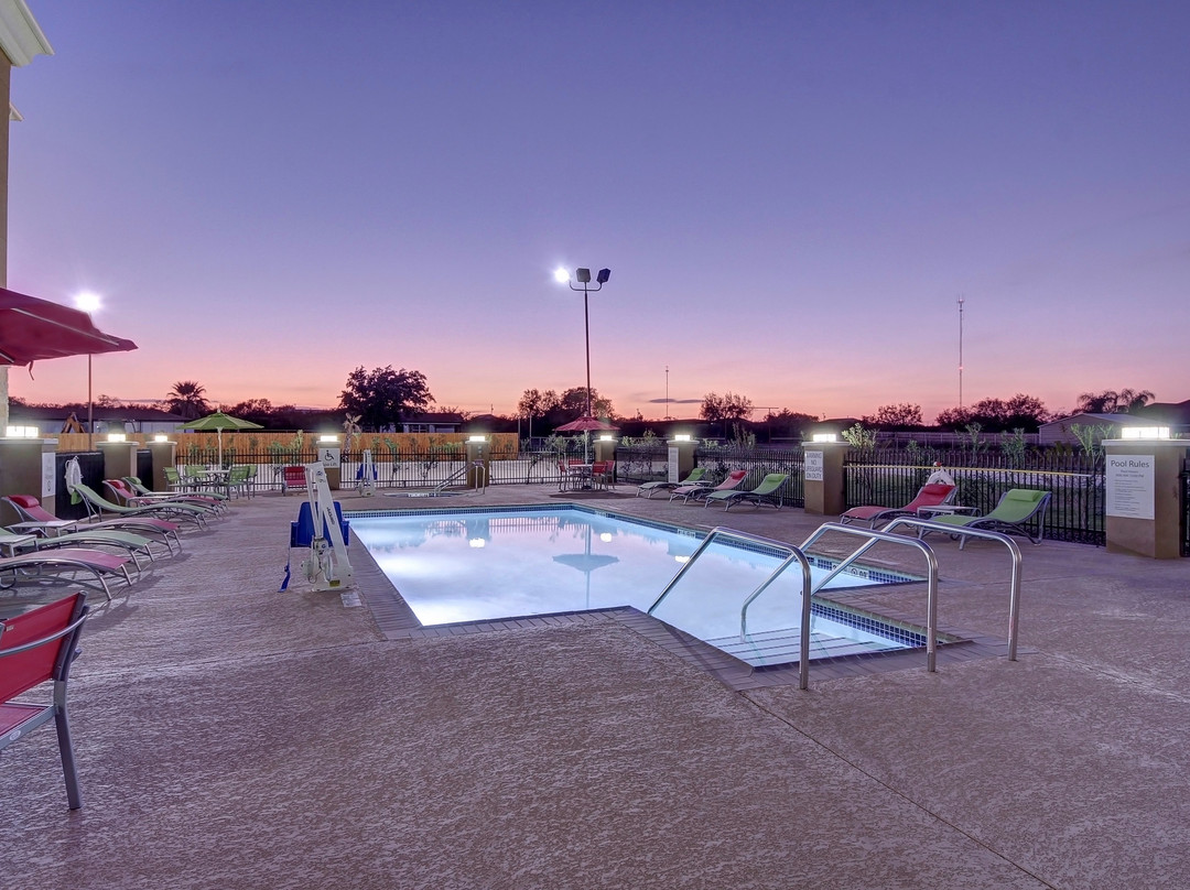 Holiday Inn Express & Suites Carrizo Springs By IHG主图