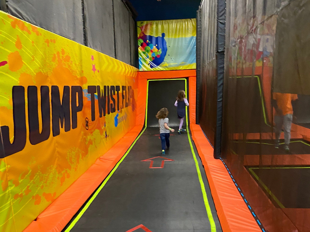 Urban Air Trampoline and Adventure Park-Milltown必去景点