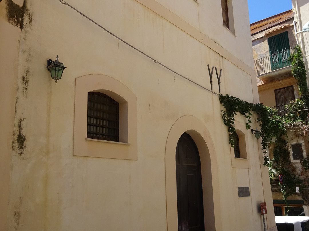 Teatro Comunale S. Cicero-切法卢必去景点