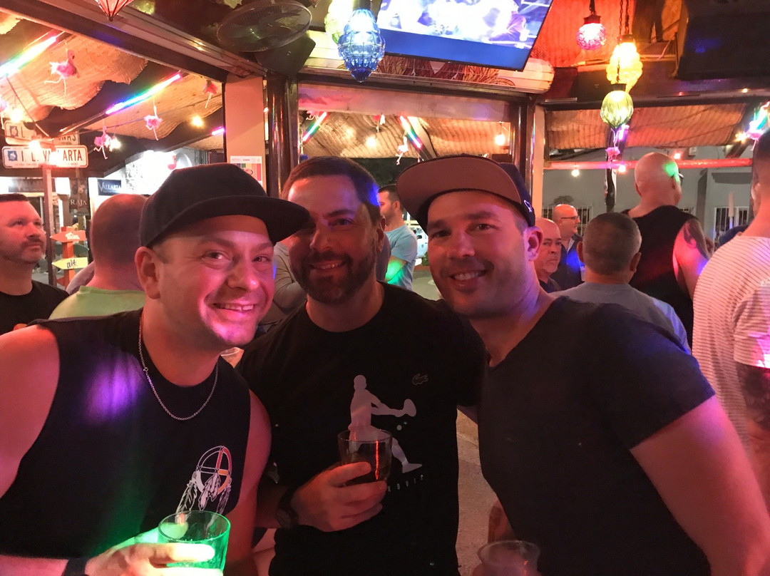 Mr. Flamingo-瓦拉塔港必去景点