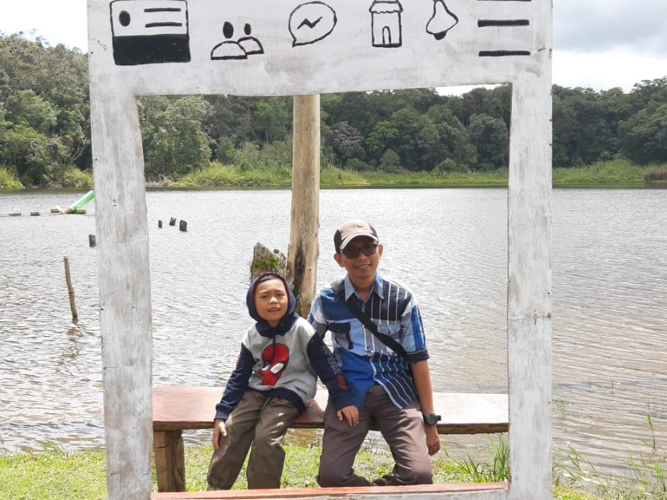 Tambing Lake景点图片