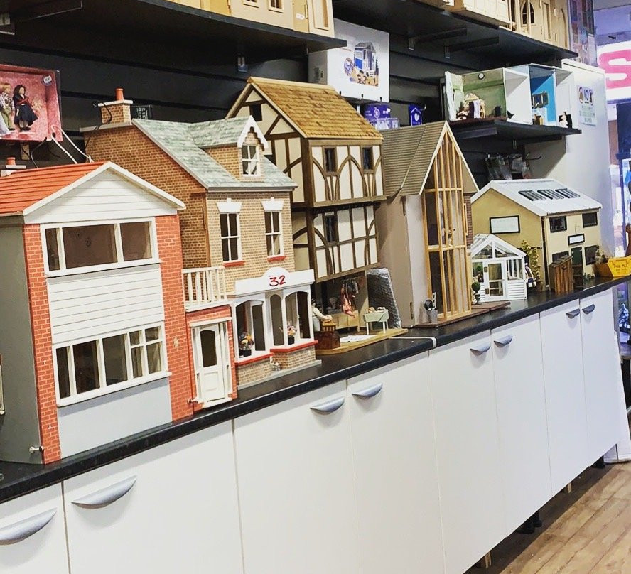 Unique Craft Miniatures景点图片