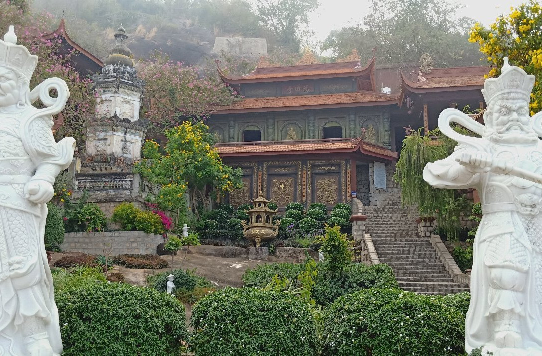 Hang Pagoda (Chua Hang)-朱笃必去景点