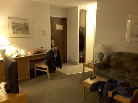 卡地亚广场套房酒店主图