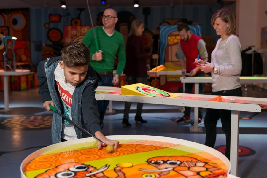 Schwarzlichtfabrik-维尔茨堡必去景点