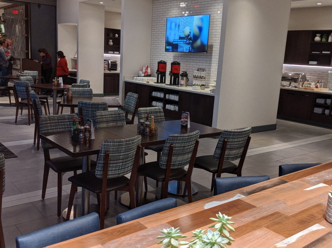 Hyatt Place East Moline - Quad Cities主图