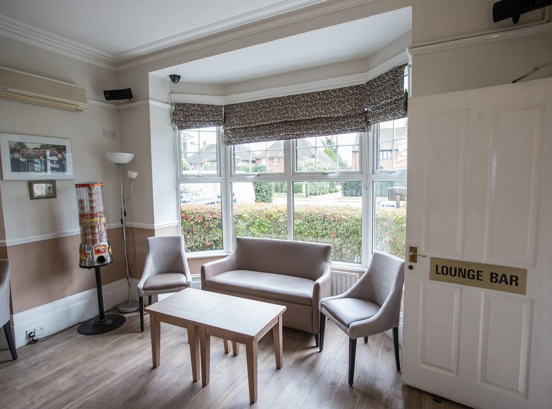 Gatwick Corner House Hotel主图