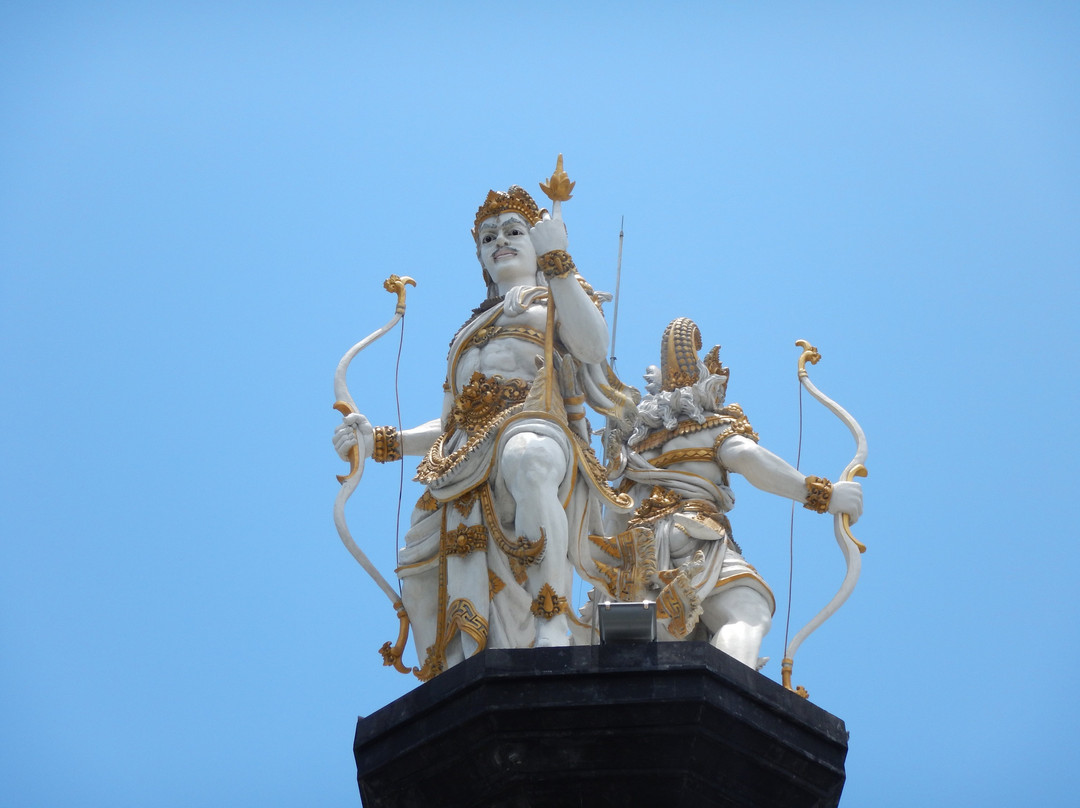 Nakula Sahadewa Statue景点图片