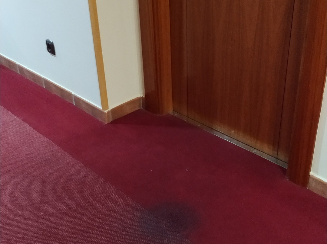 赫尔特村庄酒店主图