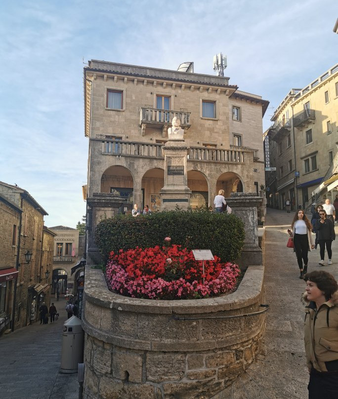 Monumento a Giuseppe Garibaldi-圣马力诺城必去景点