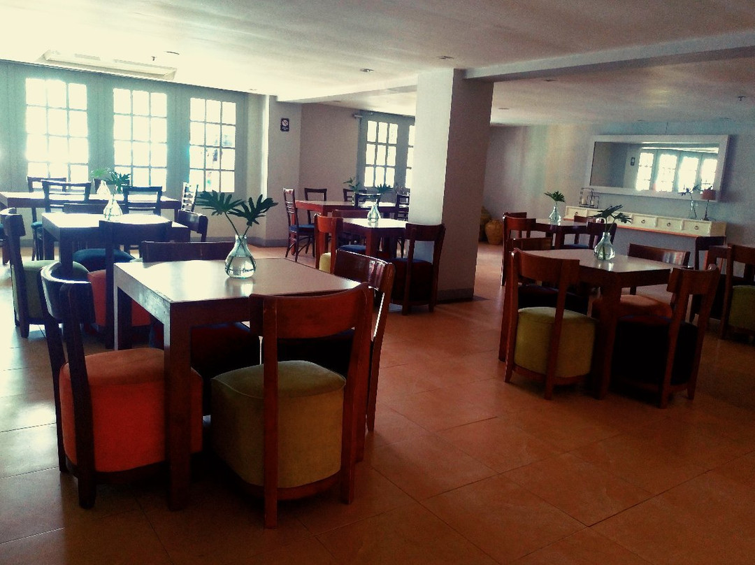 Almont City Hotel主图