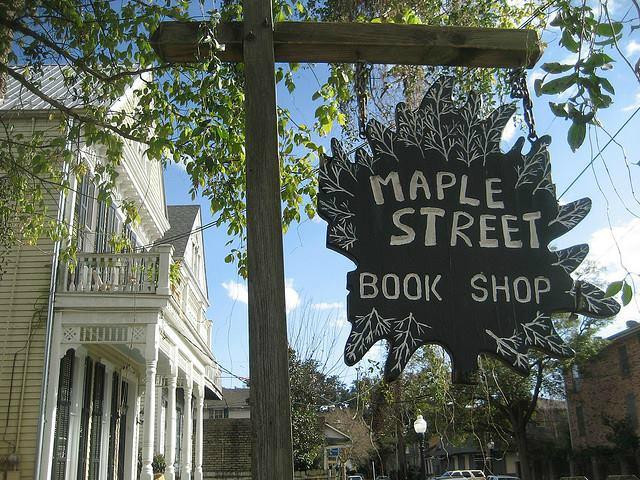 Maple Street Book Shop景点图片