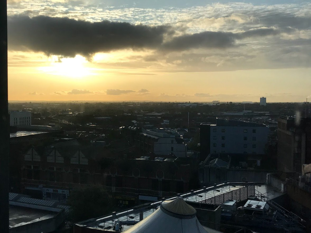 伯明翰驻桥套房酒店主图