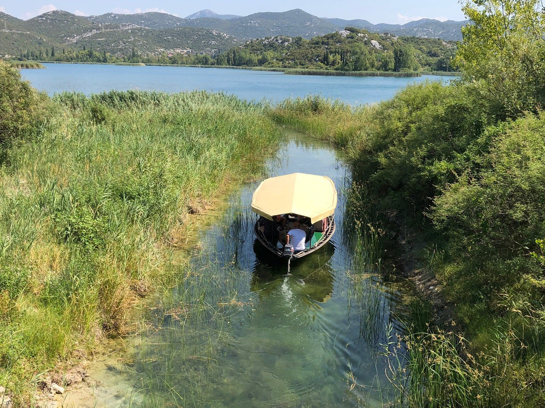 Bacina Lakes景点图片