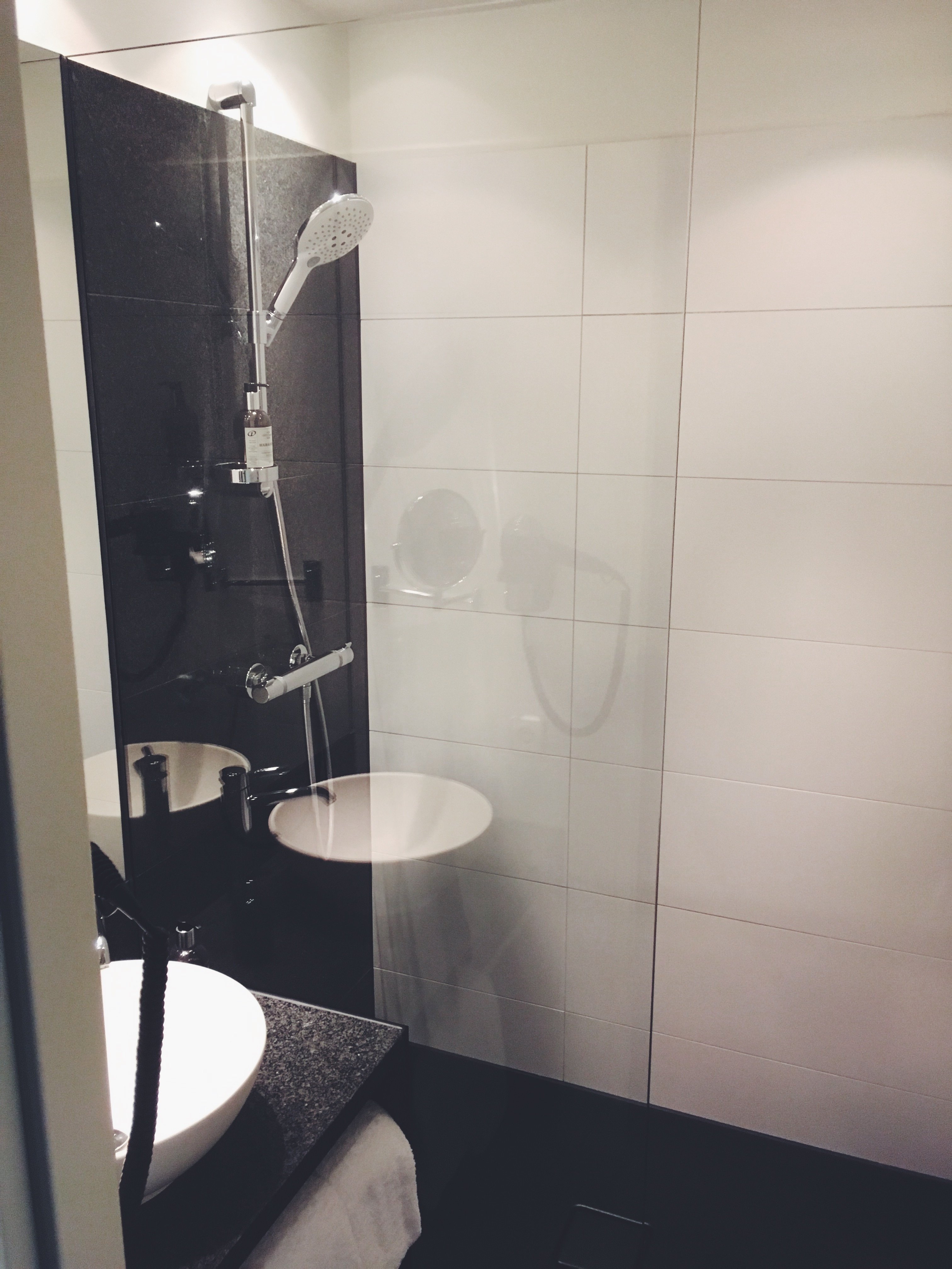 Hotel Motel One Lübeck-浴室