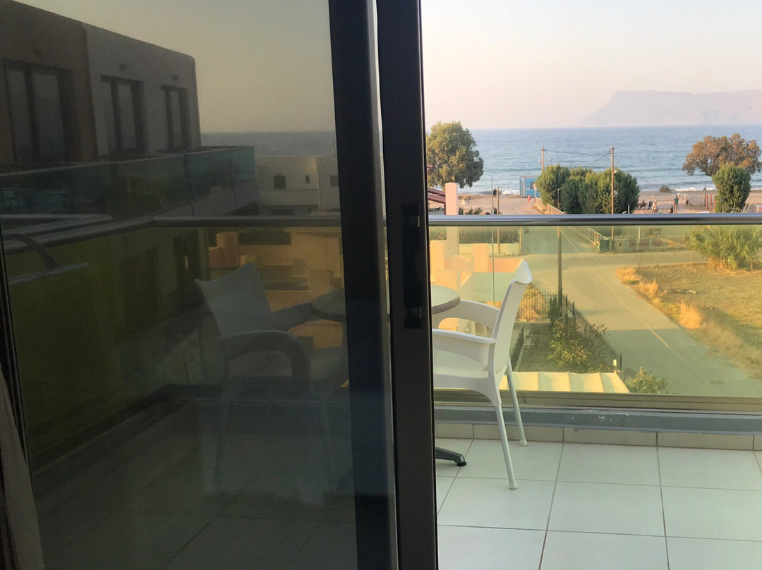 Crystal Bay Hotel主图