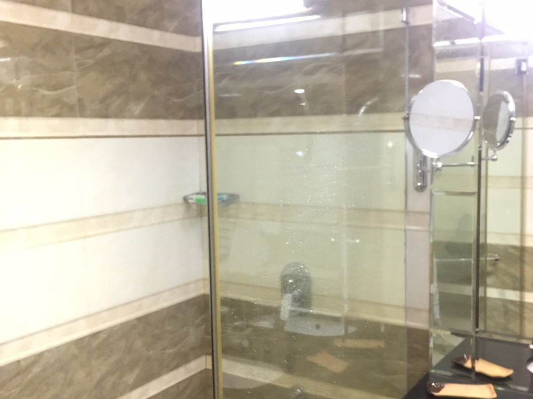 Ruins Chaaya Hotel主图