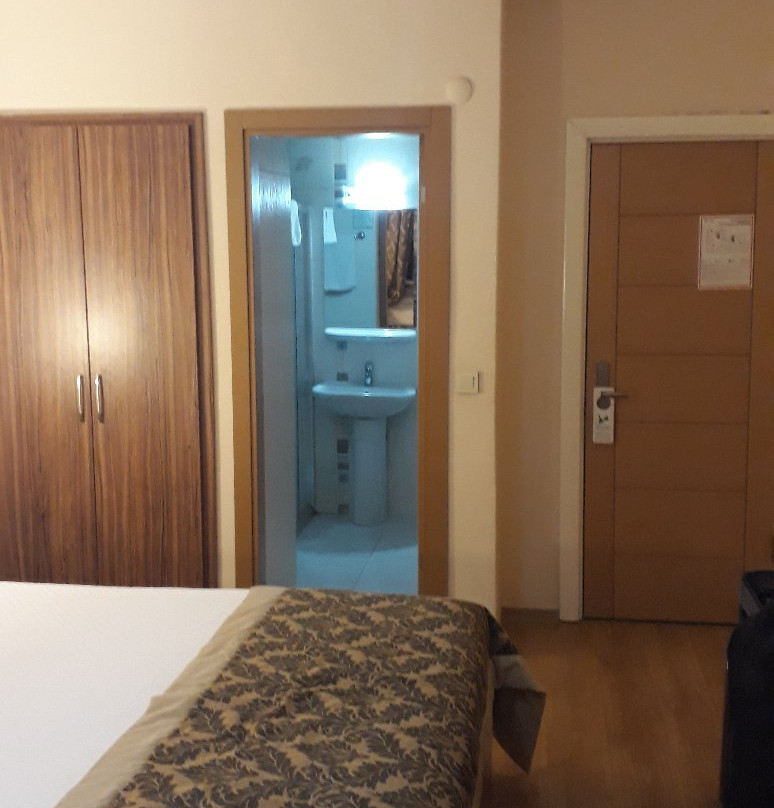 Petek Hotel主图