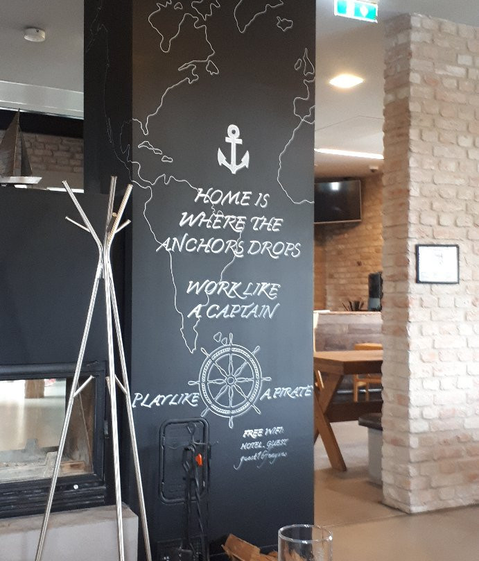 Fenyves Yacht Club Hotel & Restaurant主图