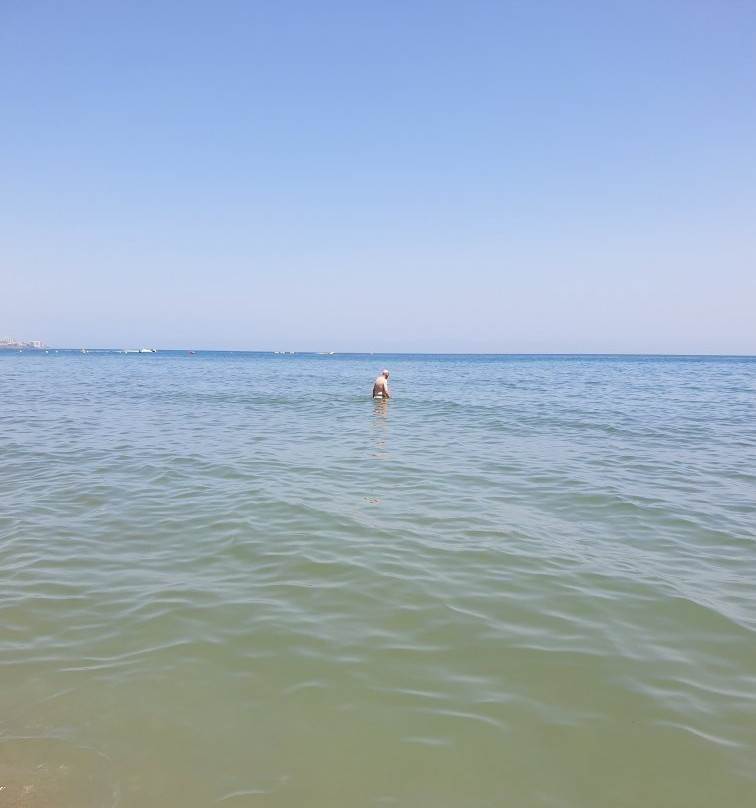 Playa Ronda Paco-福恩吉罗拉必去景点