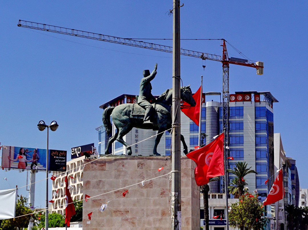 Equestrian Statue of Habib Bourguiba-苏塞必去景点