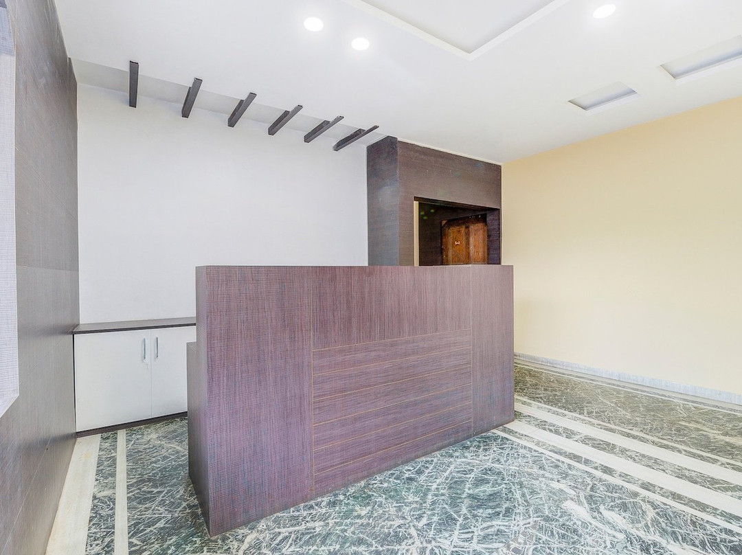 OYO 13521 Sudhriti Hotel主图