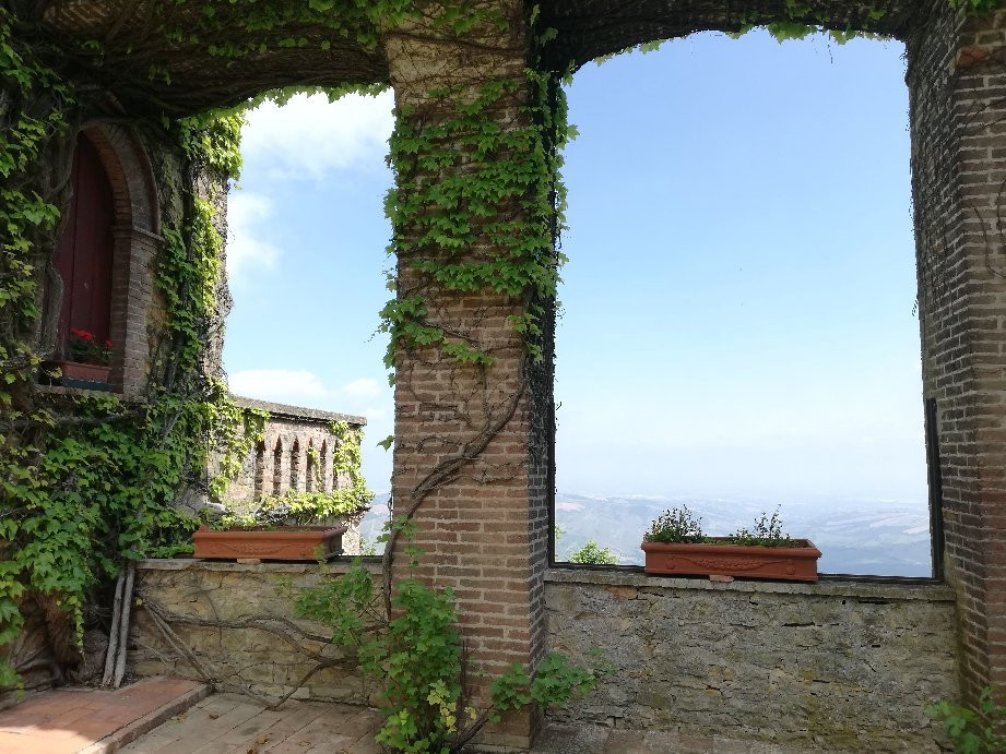 Castello di Monfestino-Serramazzoni必去景点