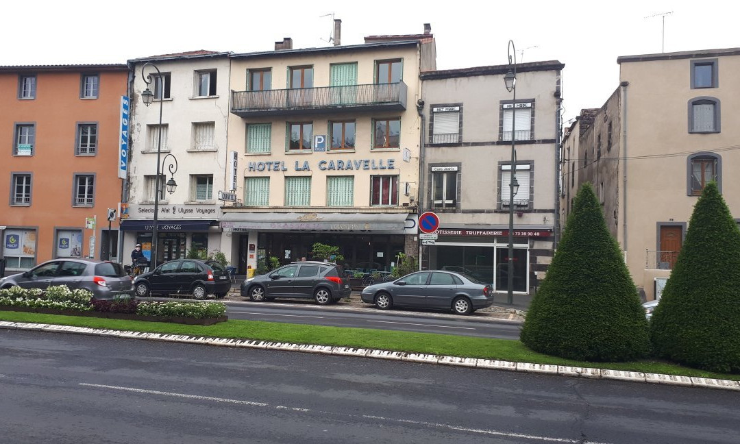 卡拉维勒酒店主图