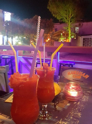 Hawaiian Club Bar-扎金索斯州必去景点