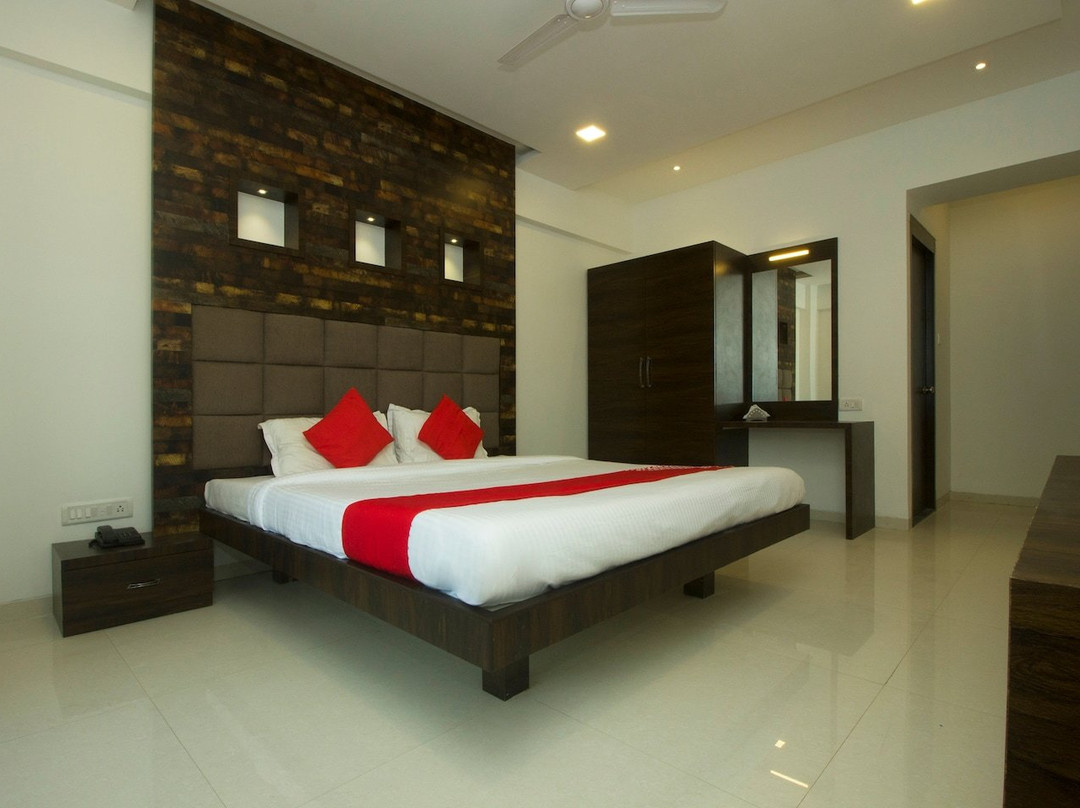 Collection O 76679 Blue Roof Sea Side主图