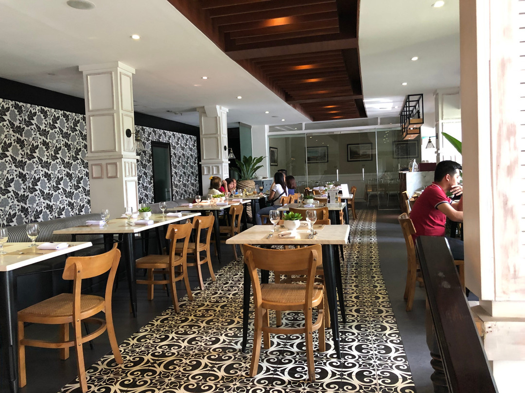 舒格兰酒店主图