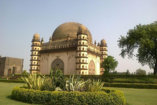 GARUDA INDIA HOLIDAYS-海德拉巴必去景点