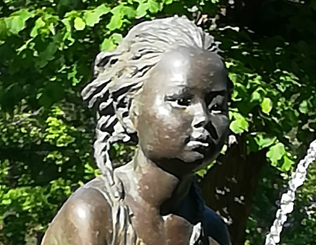 Fountain the Girl Ude With Fish-泽列诺戈尔斯克必去景点