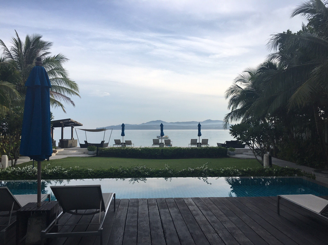 普吉岛海滨大酒店主图