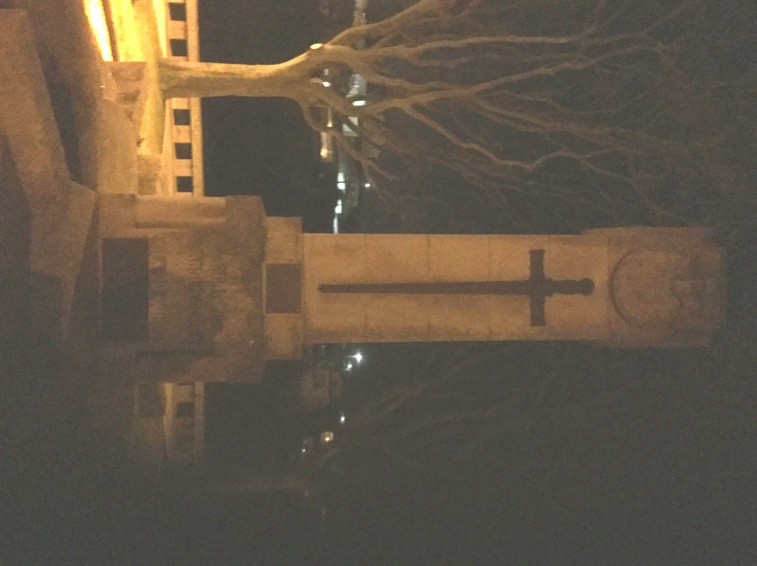 Monumento Aos Combatentes Da Grande Guerra-孔迪镇必去景点