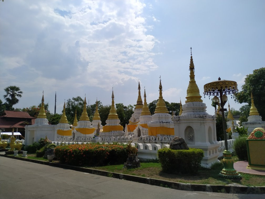 Wat Chedi Sao Lang景点图片