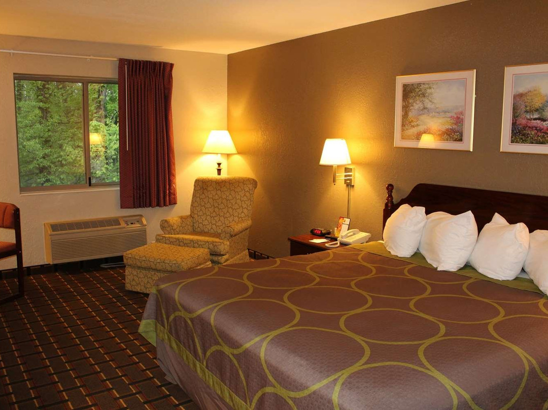 瓦尔帕莱索速8酒店主图