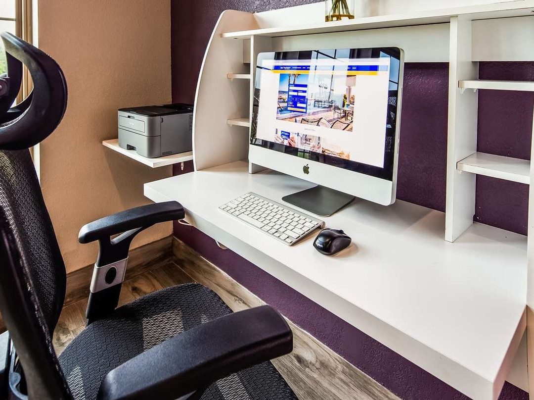 卡尼和利伯提北部贝斯特韦斯特SureStay Plus酒店主图