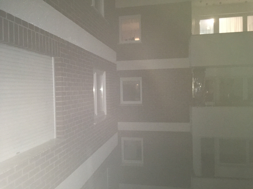 皇宫城堡酒店主图