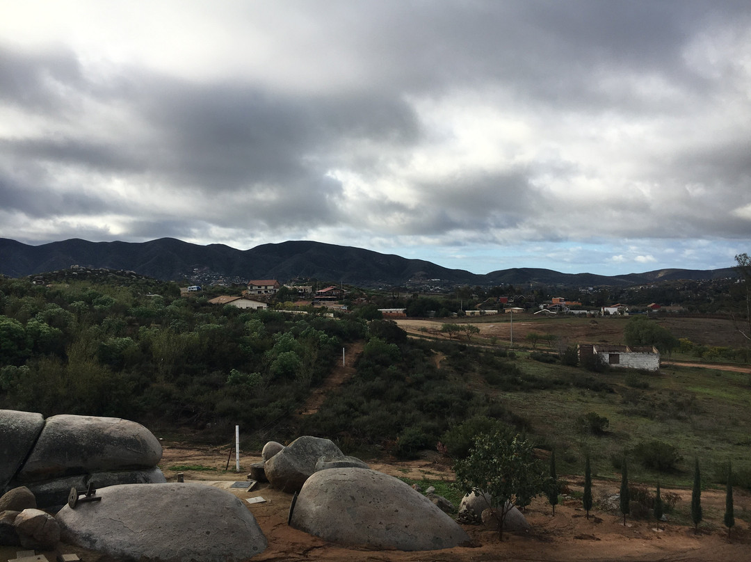 La Cima del Valle主图