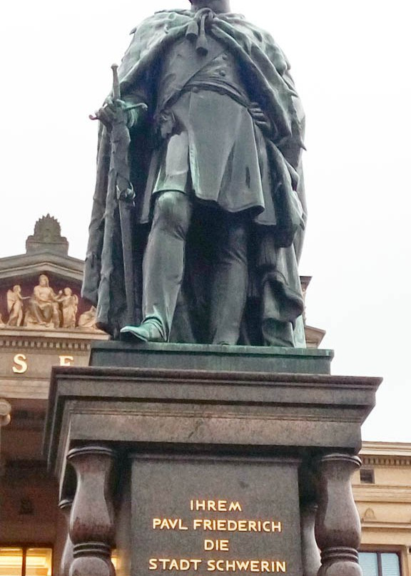 Denkmal Paul Friedrich-什未林必去景点