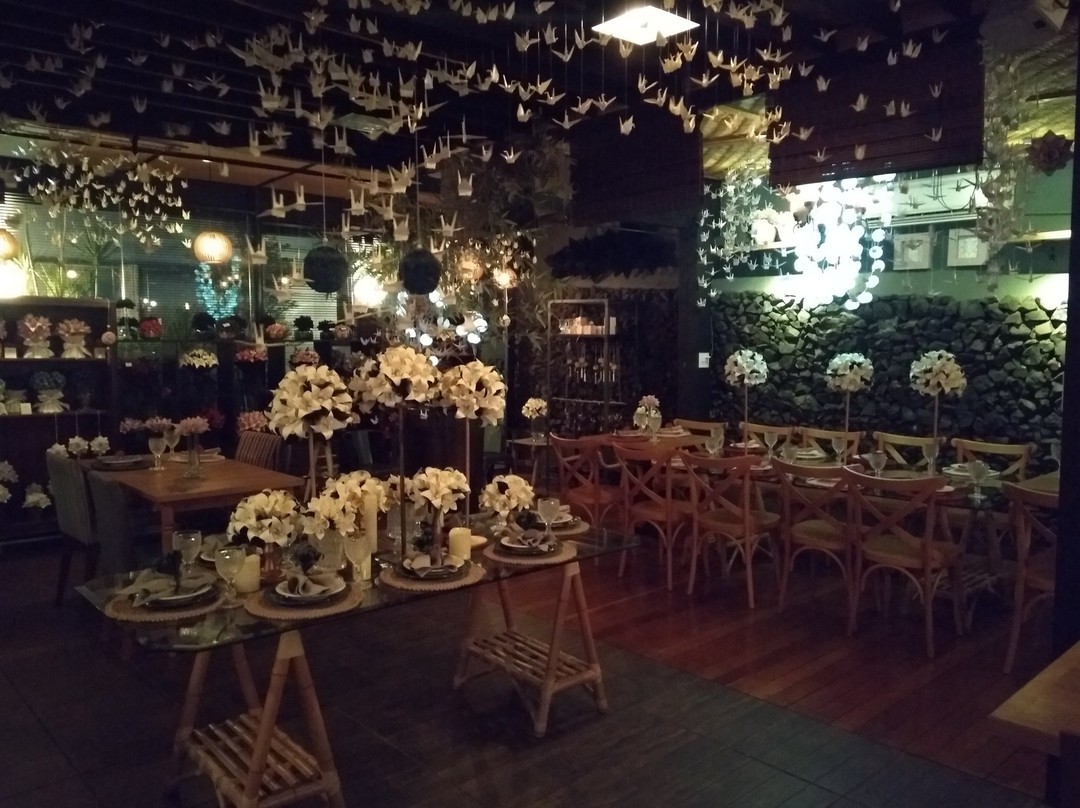 Lírios Bistrô e Café