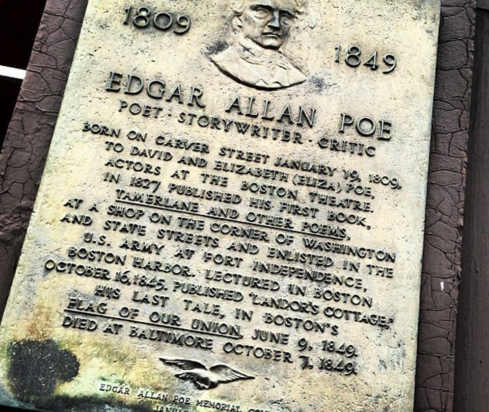 Edgar Allan Poe Statue-波士顿必去景点