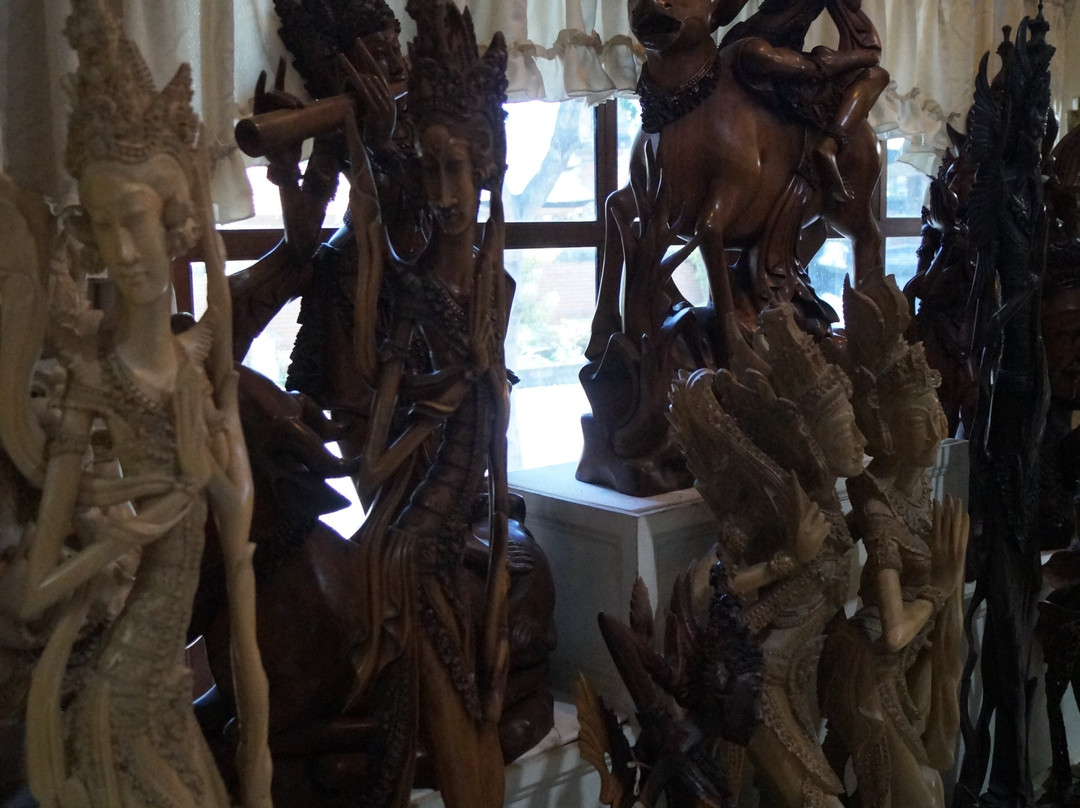 Werochana Wood Carving-Kemenuh必去景点