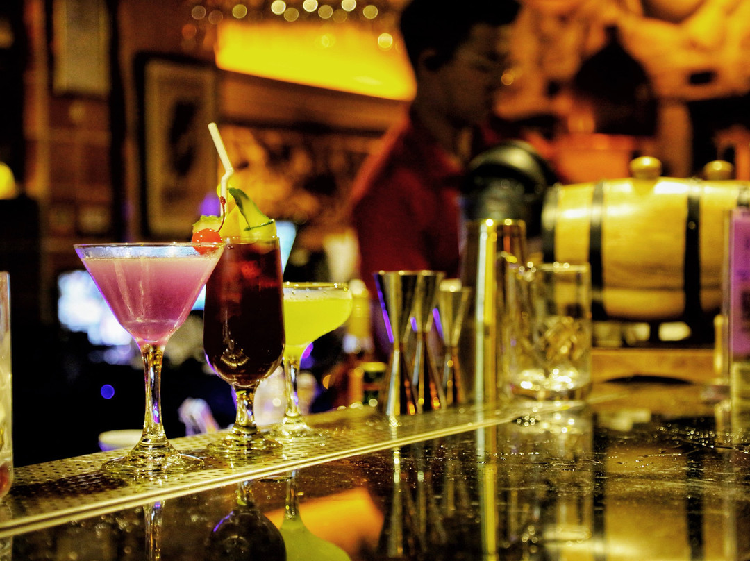 海伦司小酒馆主图