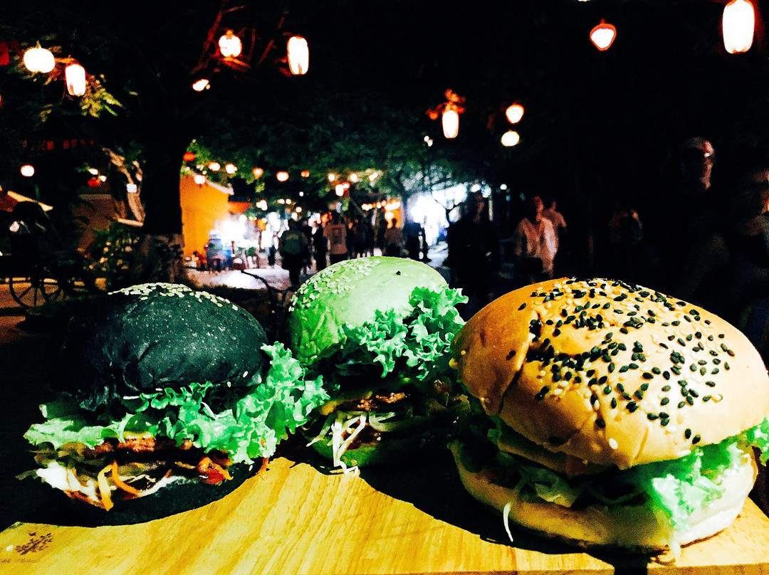 Ivo Deli Hoi An - Burger & Gelato