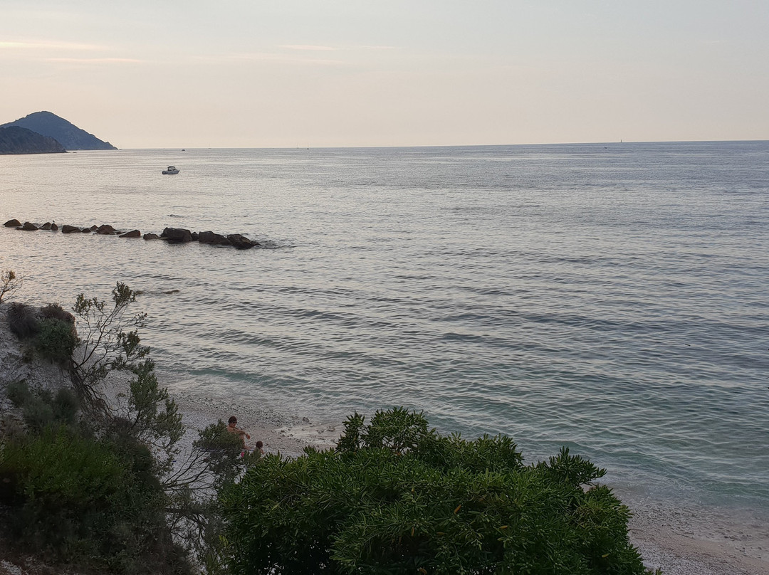 Sottobomba Beach景点图片
