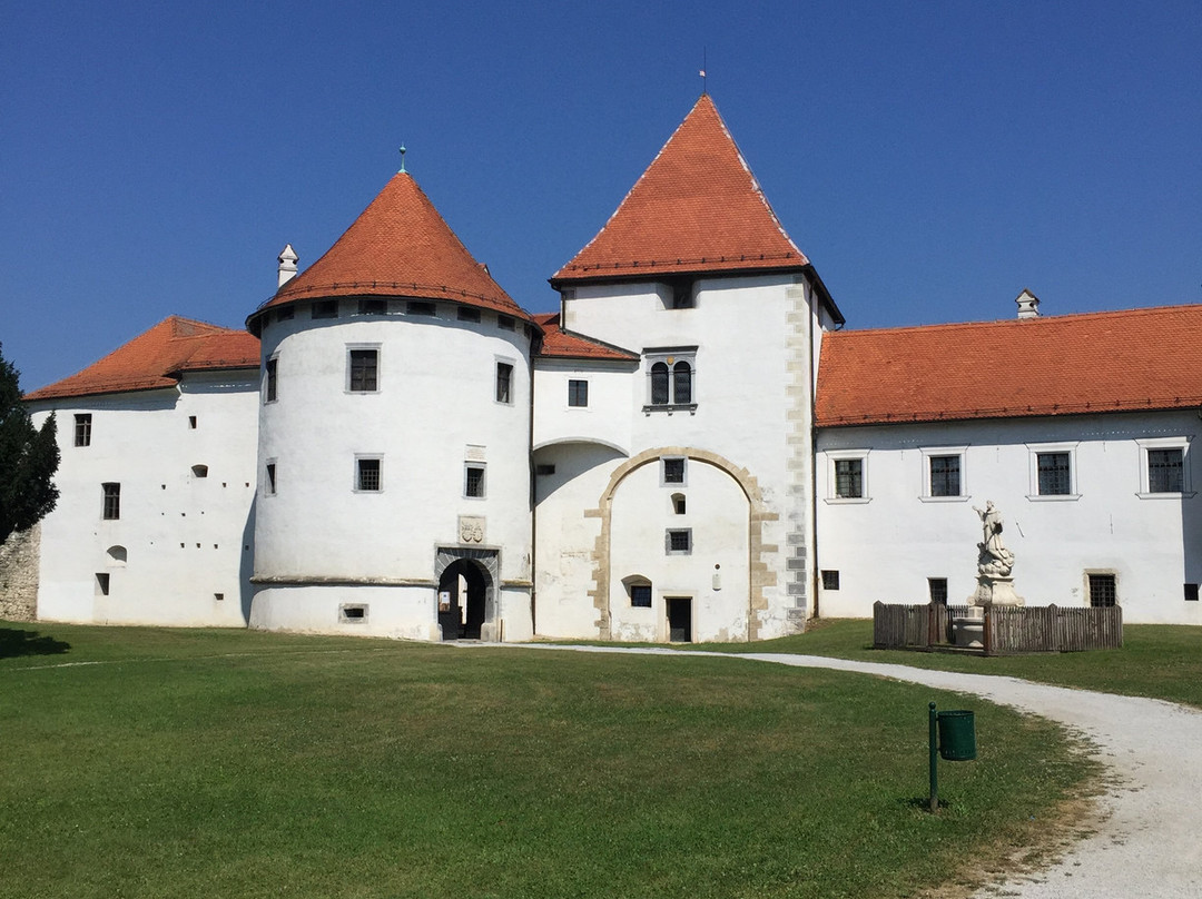 Old Castle - Stari Grad景点图片