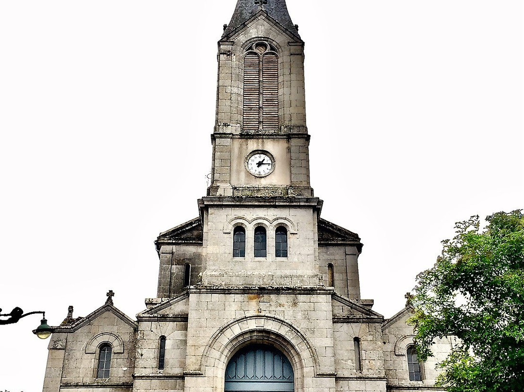Eglise Notre-Dame-de-l'Assomption de Chalus景点图片